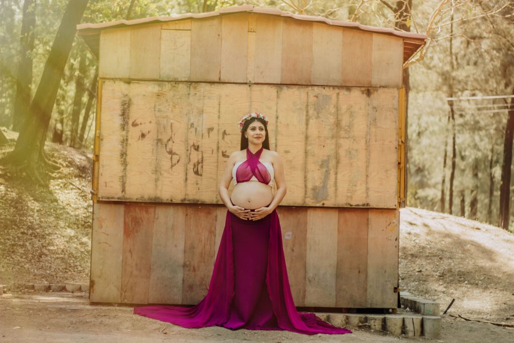 fotografia-embarazo-guadalajara-exterior-vestido-lila-28.jpg