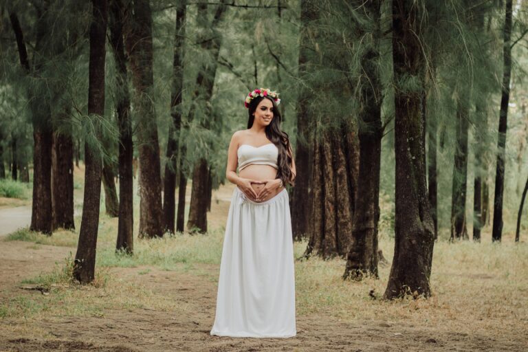 fotos-maternidad-guadalajara-exterior-blanco-40