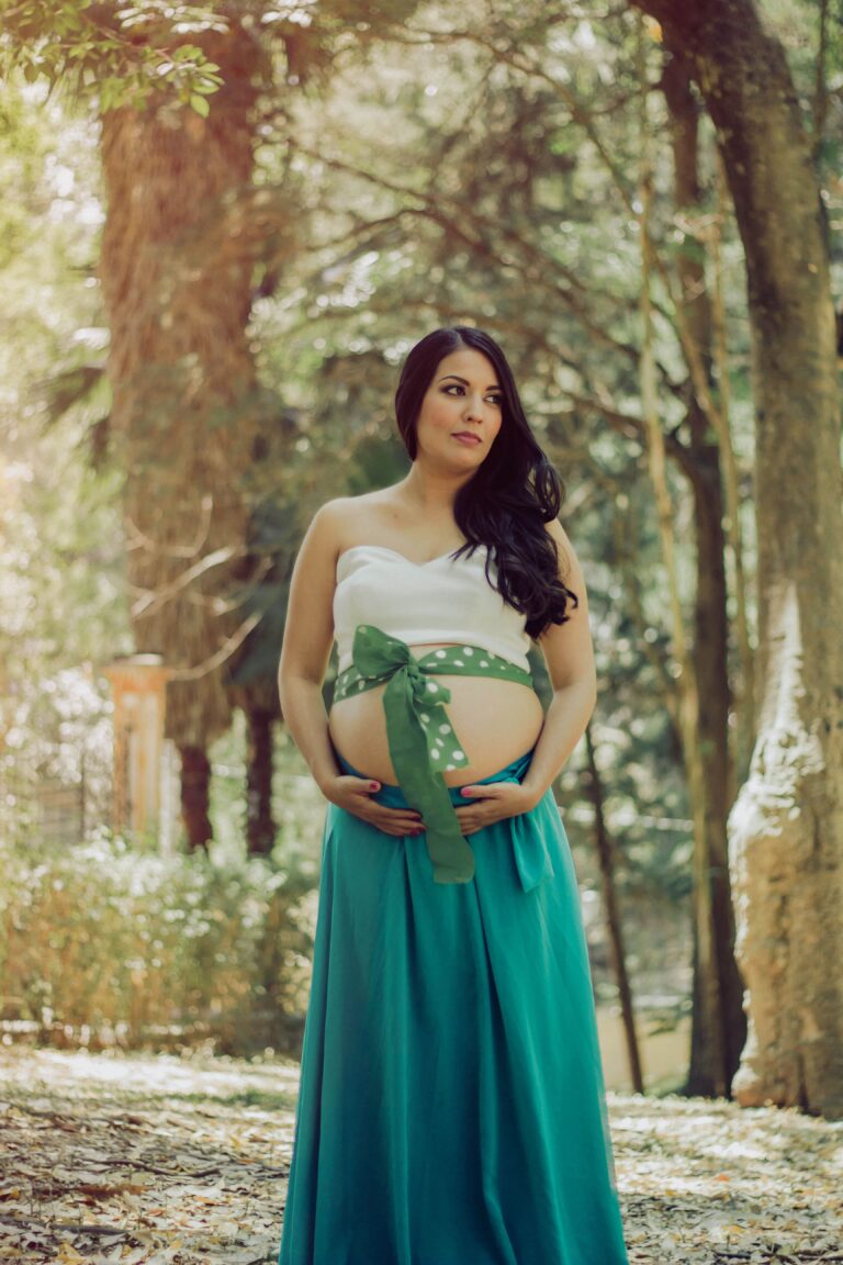sesion-embarazo-guadalajara-exterior-verde-34